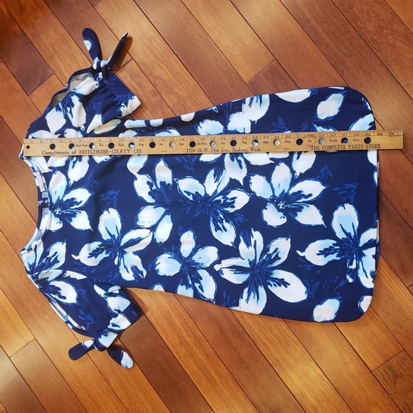 Blue and White Floral dress, women's size 10 - Picture 2 of 9